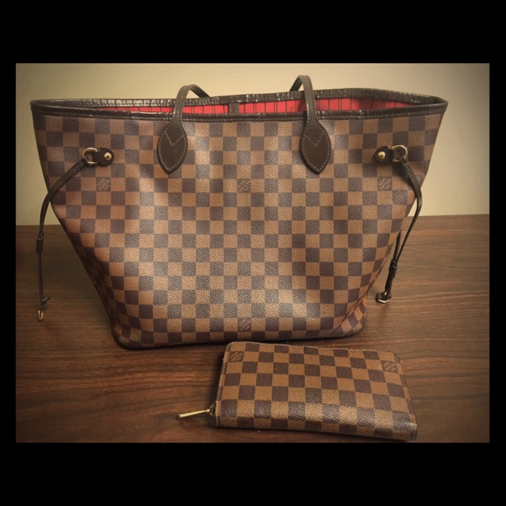 LOUIS VUITTON Damier Bag and matching wallet